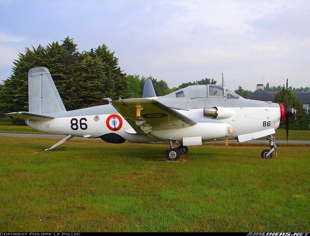 le 86 en expo statique sur la base Aéronavale de Lorient-Lann-Bihoué en 2006 ...