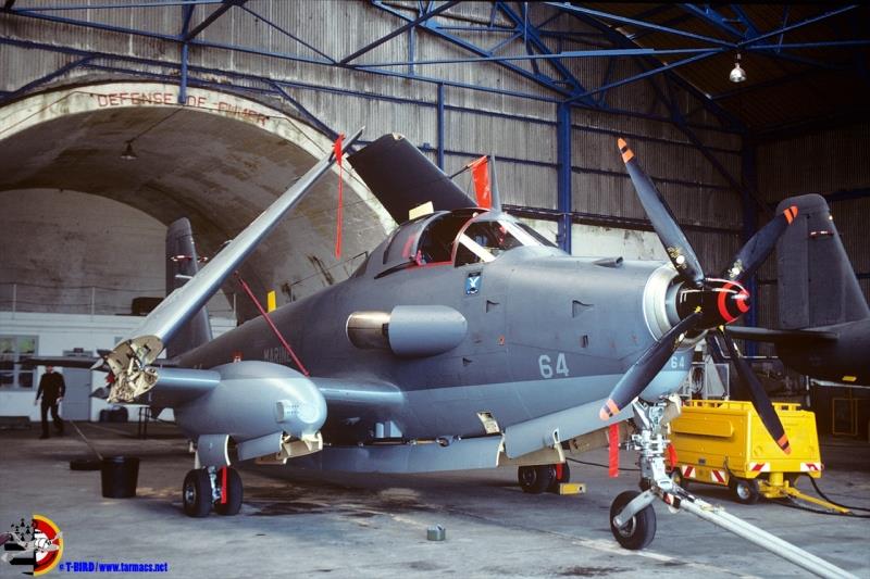 Lann-Bihoué (Lorient), 1992, flottille 4F, alizé 64 au hangar ...