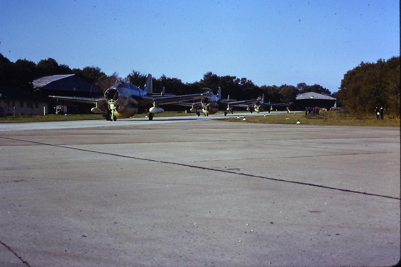 1974, Lann-Bihoué, détachement Royale Navy Gannet AEW du 849e squadron ...