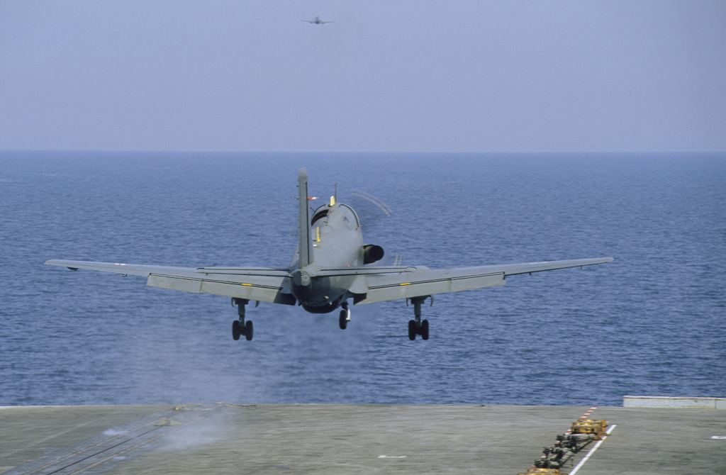 Juin 2000, dernières manoeuvres aviation pour les Alizé de la 6F...