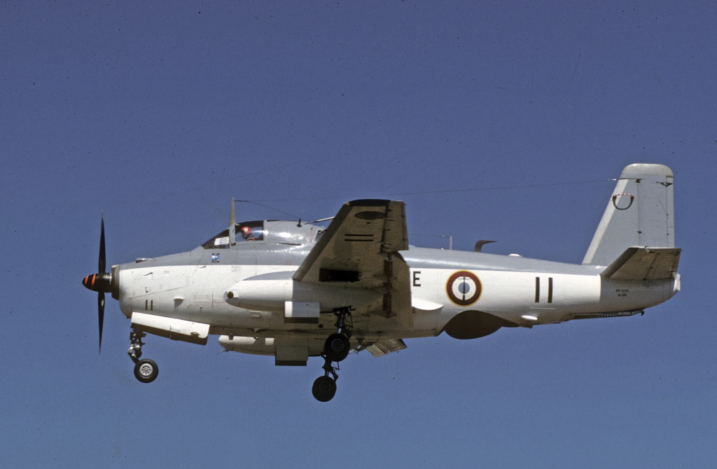 BAN Hyères le Palyvestre, 1986, l'alizé 11 en vol aux couleurs de l'escadrille 59S ...