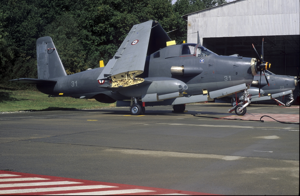 Septembre 1995, Lann-Bihoué, flottille 4F, au parking, préparation du vol...