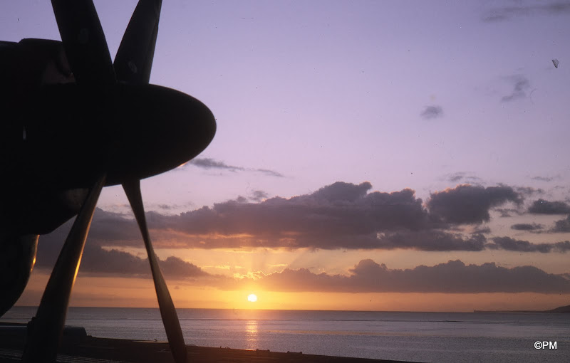 Pacifique 1968, p.a Clem, soleil couchant à Tahiti ...